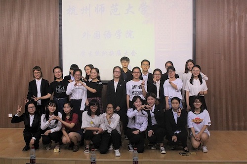 竞选学生合影