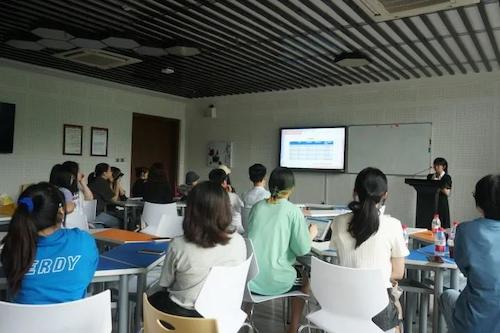 6.28星际娱乐城
朝鲜语系举办升学经验分享会
