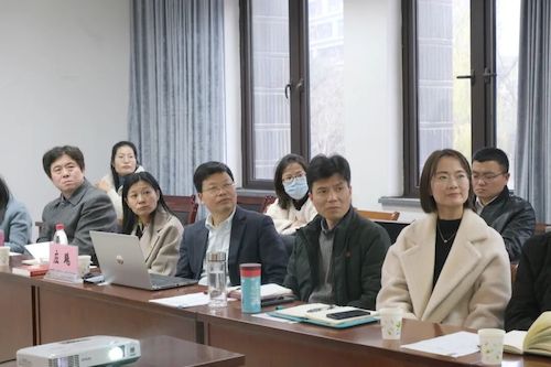 校党委副书记应飚到星际娱乐城
宣讲党的十九届六中全会精神